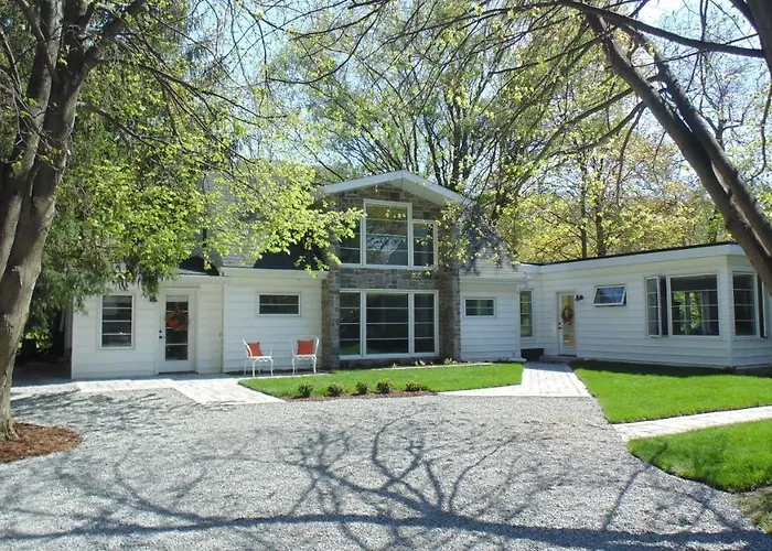 Carriage House On Kent Bed & Breakfast Niagara-on-the-Lake