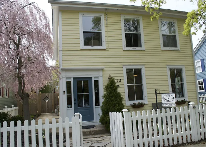 Queen Regent Bed & Breakfast Niagara-on-the-Lake